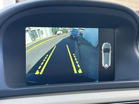 Used 2016 Volvo XC70 T5 Platinum w/ Protection Package image 22