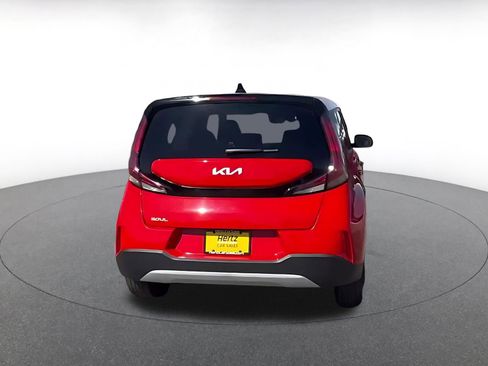 Used 2025 Kia Soul LX w/ LX Technology Package FWD image 11