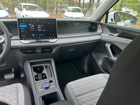 Certified 2025 Volkswagen Tiguan S FWD image 15