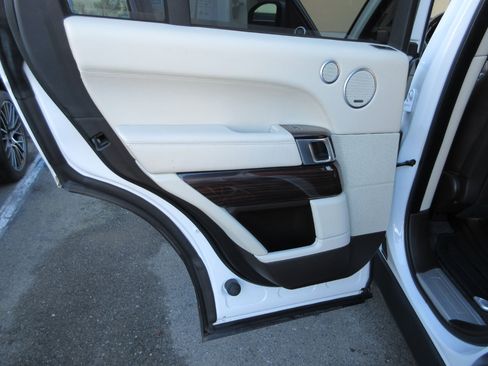 Used 2017 Land Rover Range Rover Supercharged image 37