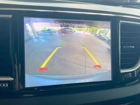 Used 2024 Chrysler Pacifica Touring-L FWD image 22