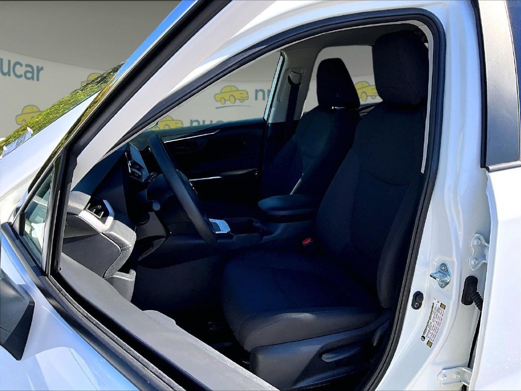 Used 2024 Toyota RAV4 LE AWD/4WD image 10