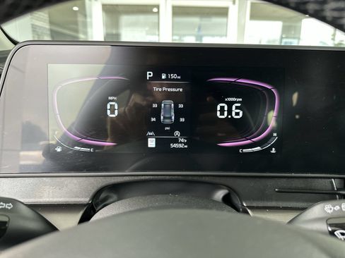 Used 2024 Kia Sportage EX FWD image 11