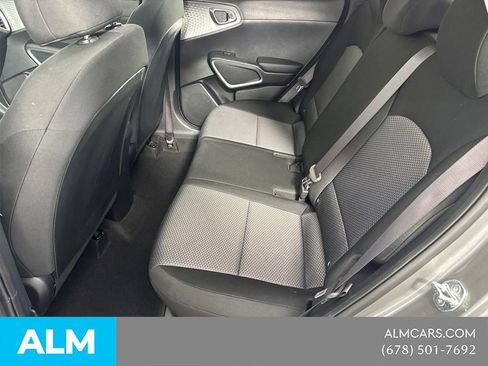 Used 2025 Kia Soul LX w/ LX Technology Package FWD image 24