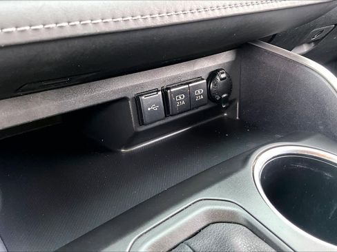 Used 2021 Toyota Highlander XLE image 33