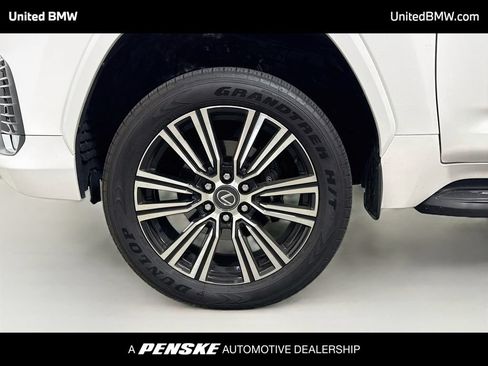 Used 2025 Lexus LX 600 4WD w/ Accessory Package (2T) image 2