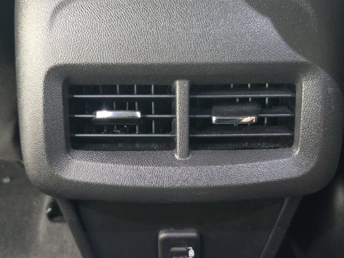 Used 2024 Chevrolet Equinox LT FWD image 26