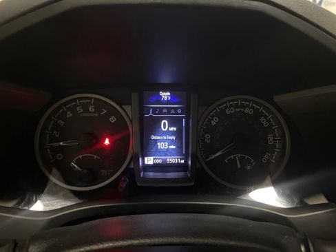 Used 2019 Toyota Tacoma SR5 AWD/4WD image 18