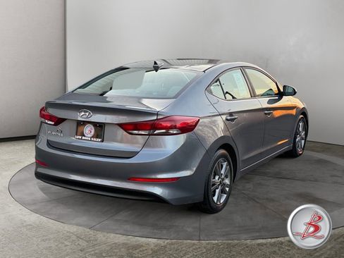 Used 2018 Hyundai Elantra SEL image 7