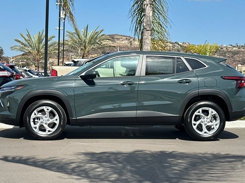 New 2026 Chevrolet Trax LS w/ LS Convenience Package FWD image 7