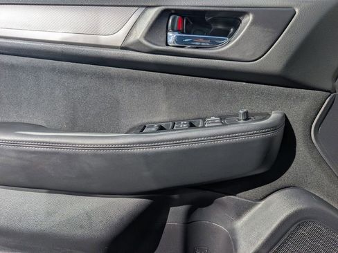 Used 2019 Subaru Outback 2.5i Premium image 10