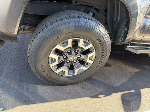 Used 2021 Toyota Tacoma TRD Off-Road image 13