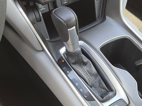 Used 2018 Honda Accord LX image 29