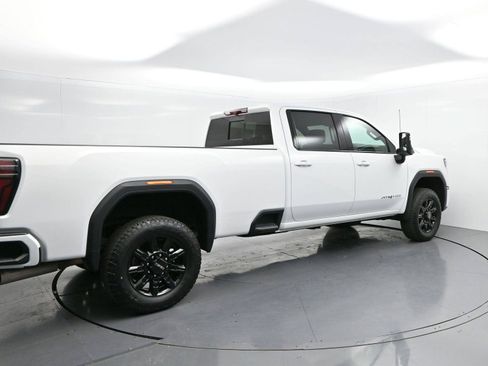 Used 2024 GMC Sierra 2500 AT4 w/ Technology Package AWD/4WD image 7