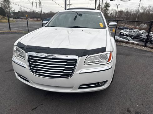 Used 2011 Chrysler 300 Limited w/ Luxury Group image 3
