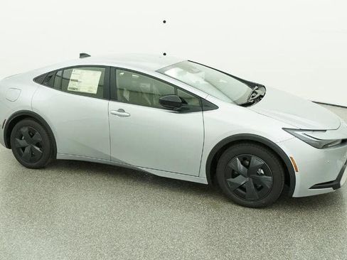 New 2026 Toyota Prius Plug-In Hybrid image 12