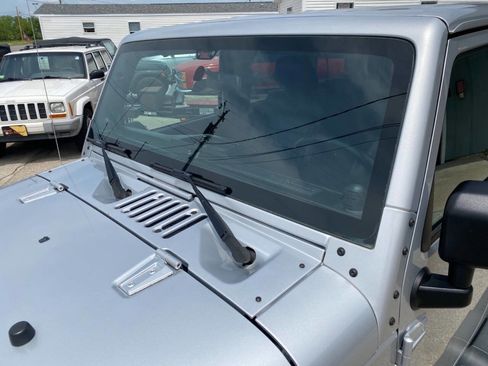 Used 2012 Jeep Wrangler Unlimited Sahara w/ Dual Top Group AWD/4WD image 55