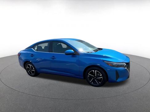 Used 2025 Nissan Sentra SV FWD image 2