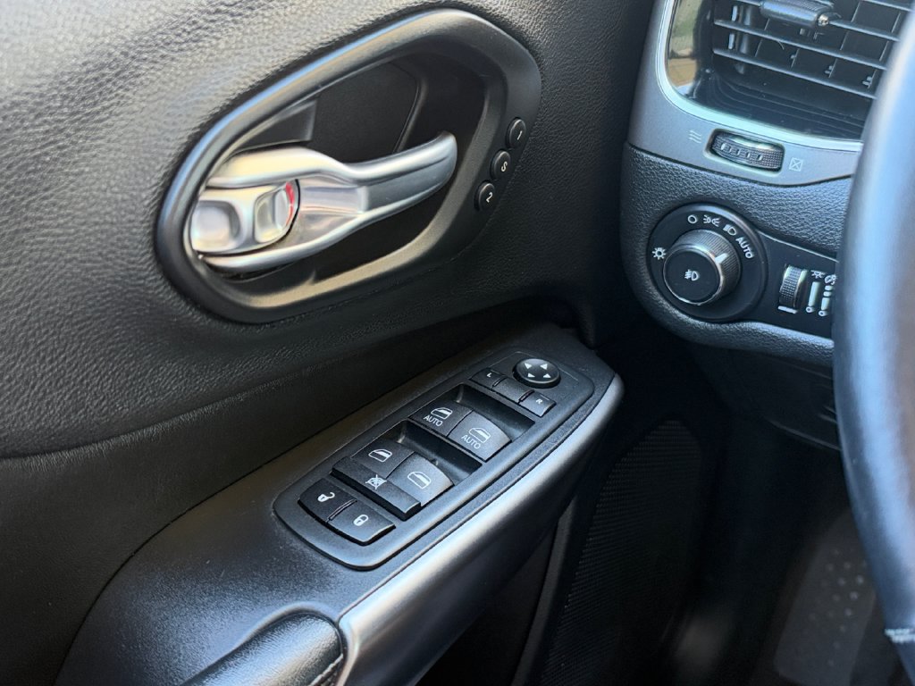 Certified 2020 Jeep Cherokee Limited AWD/4WD image 25