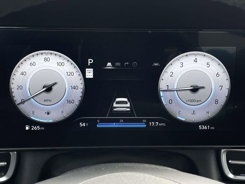 Certified 2025 Hyundai Elantra SEL image 14