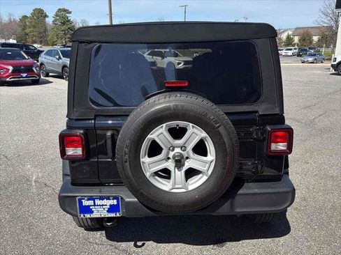 Used 2023 Jeep Wrangler Unlimited Sport image 5