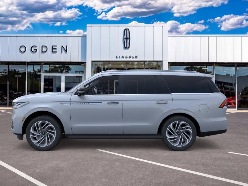 New 2026 Lincoln Navigator Premiere AWD/4WD image 3