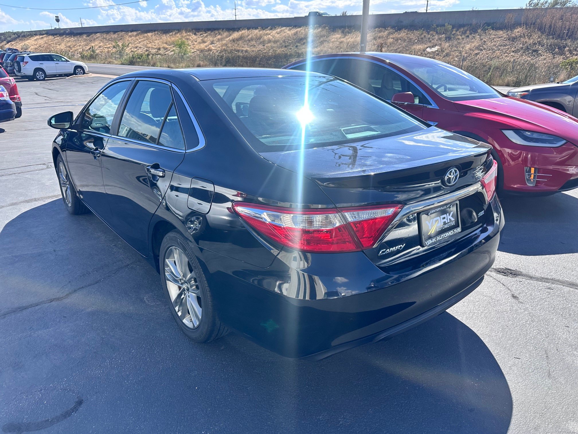 Used 2017 Toyota Camry SE FWD image 3