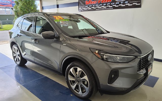 Used 2024 Ford Escape ST-Line w/ Tech Pack #1 AWD/4WD image 4