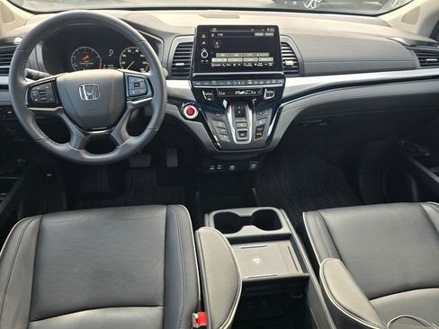 Used 2025 Honda Odyssey Touring image 14