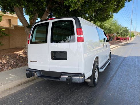 Used 2025 Chevrolet Express 2500 w/ Driver Convenience Package RWD image 6