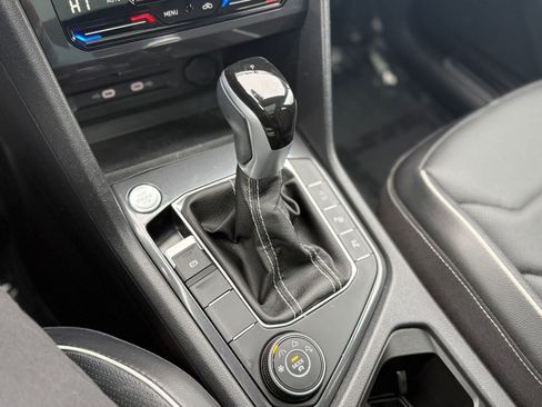 Used 2024 Volkswagen Tiguan SEL R-Line image 16