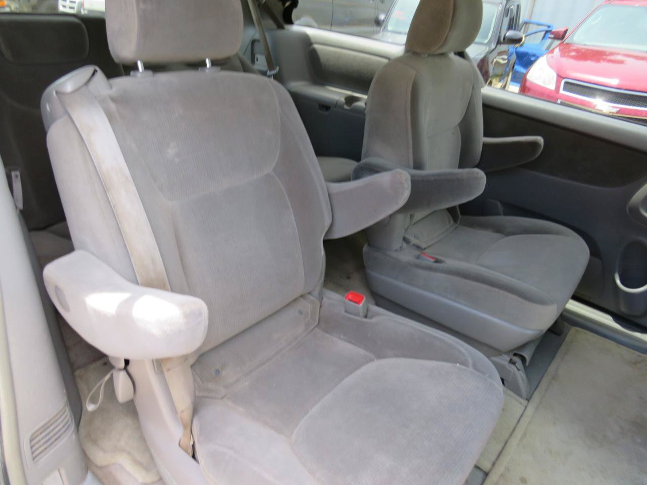 Used 2005 Toyota Sienna LE FWD image 27