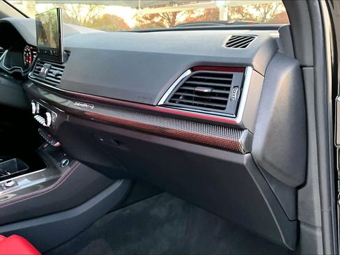 Certified 2025 Audi SQ5 Prestige w/ Prestige Package image 18