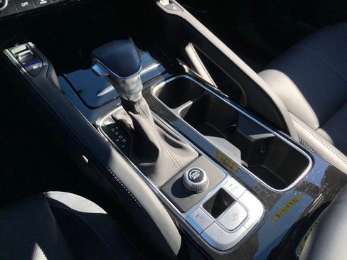 Used 2024 Kia Telluride EX w/ EX Captain's Chair Package image 30