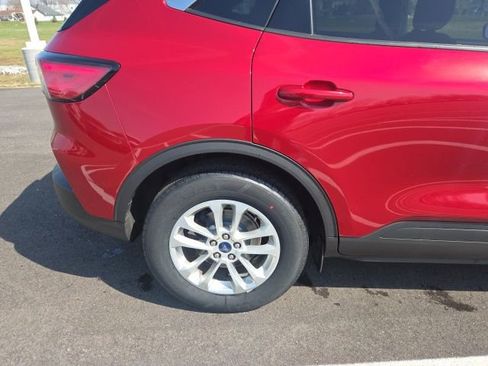 Used 2022 Ford Escape SE image 7