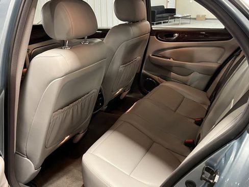 Used 2004 Jaguar XJ8 image 10