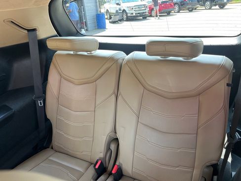 Used 2020 Cadillac XT6 Premium Luxury w/ Platinum Package image 12