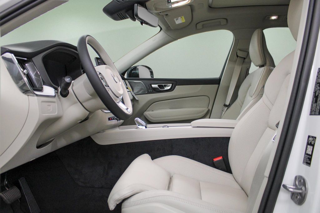 Certified 2026 Volvo XC60 B5 Ultra w/ Protection Package Premier AWD/4WD image 25