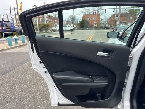 Used 2021 Dodge Charger SXT w/ Leather Interior Group RWD image 23