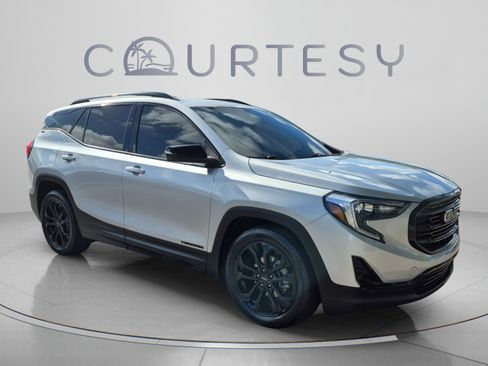 Used 2021 GMC Terrain SLT w/ Infotainment Package II FWD image 7