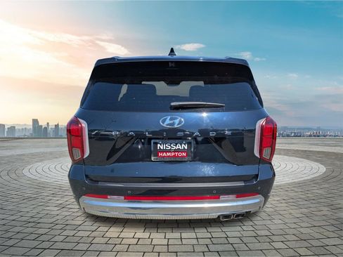 Used 2023 Hyundai Palisade Calligraphy w/ Cargo Package FWD image 6