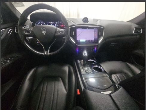 Used 2023 Maserati Ghibli Modena image 12