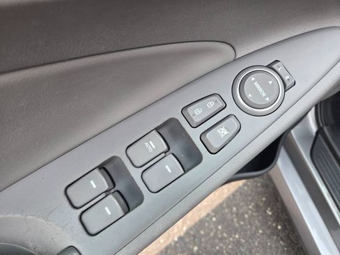 Used 2014 Hyundai Sonata SE w/ Premium Package 04 FWD image 13