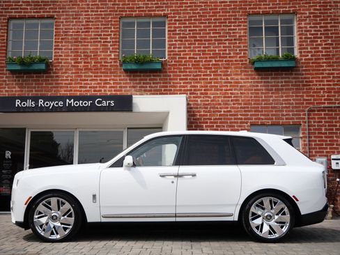 New 2026 Rolls-Royce Cullinan image 3