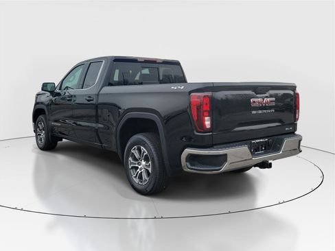 New 2026 GMC Sierra 1500 SLE w/ Preferred Package image 3