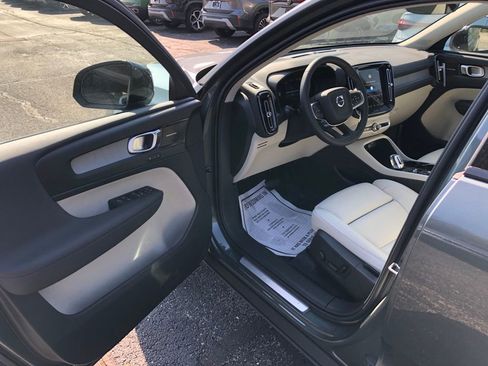 New 2026 Volvo XC40 B5 Ultra w/ Protection Package Premier AWD/4WD image 10