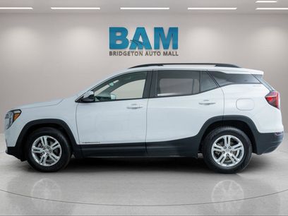 Used 2022 GMC Terrain SLE w/ Driver Convenience Package