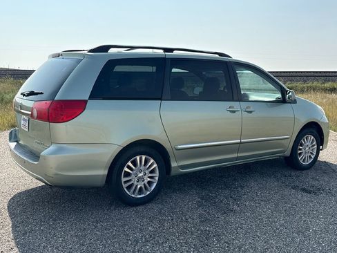 Used 2008 Toyota Sienna XLE Limited image 5