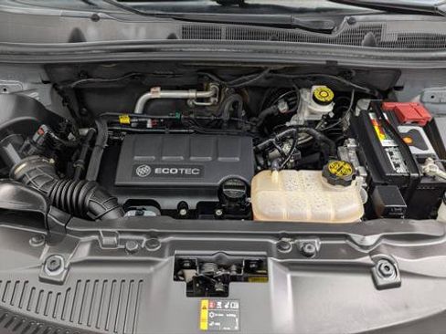 Used 2023 Chrysler Pacifica Touring-L FWD image 13