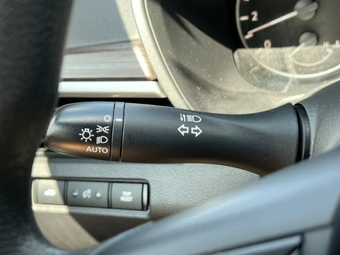 Used 2024 Nissan Altima 2.5 SV FWD image 15